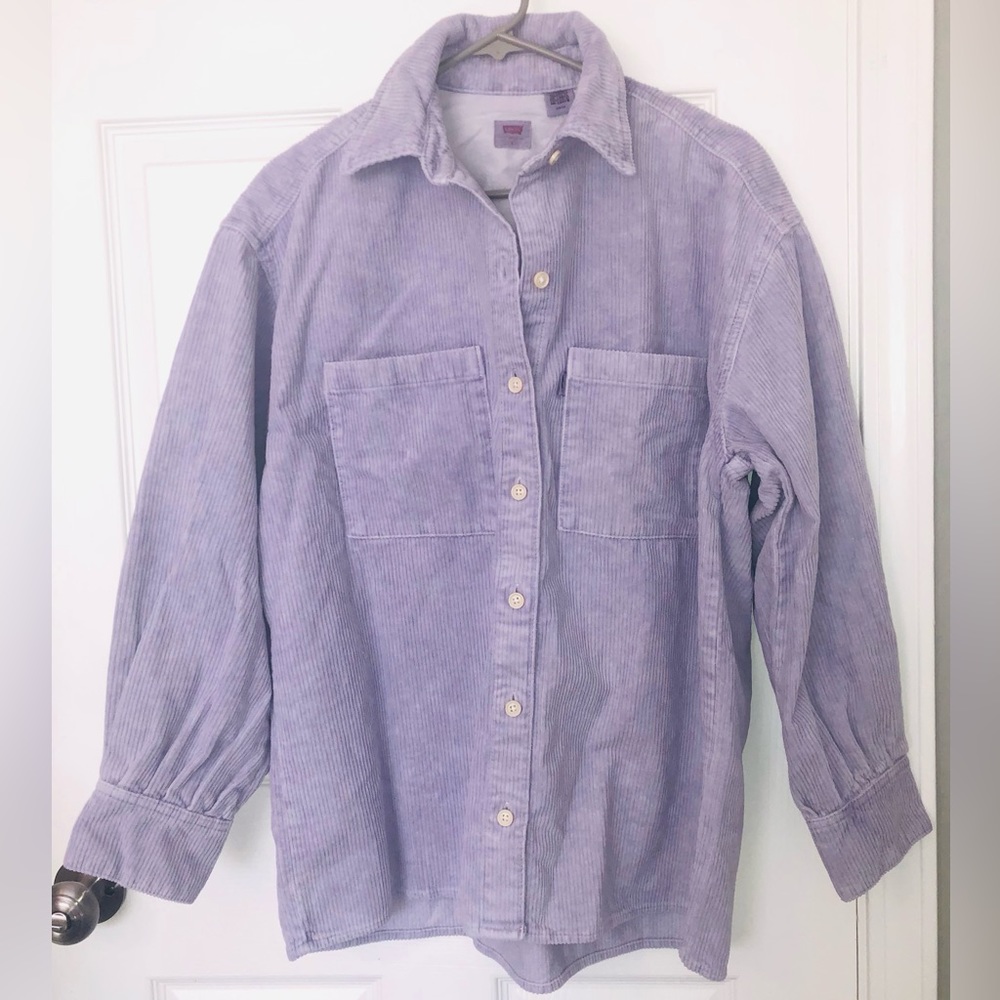 Levi’s button up top (S)
